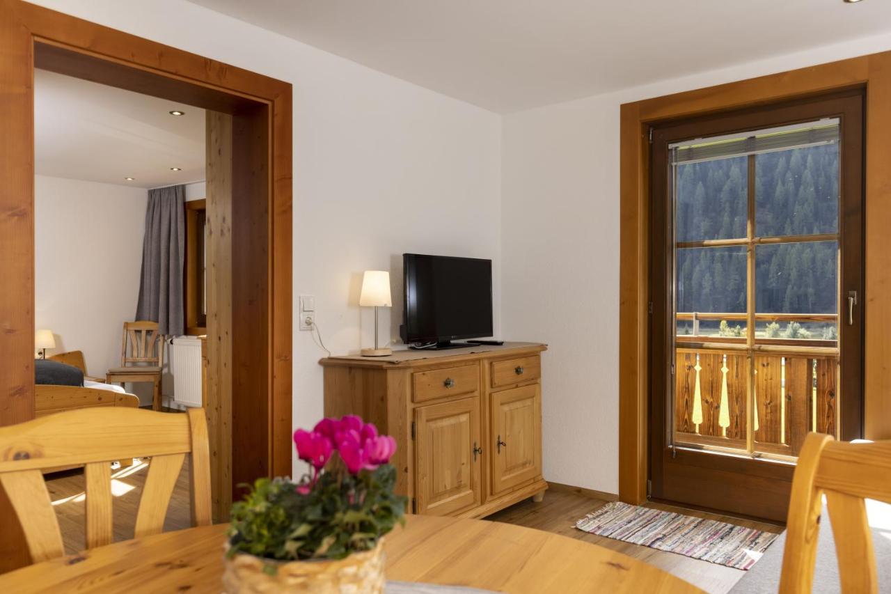 Haus Arnika Apartamento Sankt Jakob in Defereggen Exterior foto